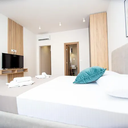 Sirena - Modern With Free Parking 4*