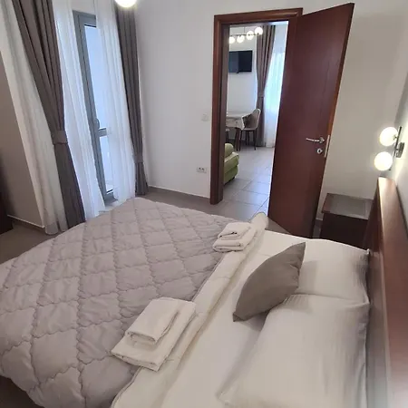Sirena - Modern With Free Parking 4*