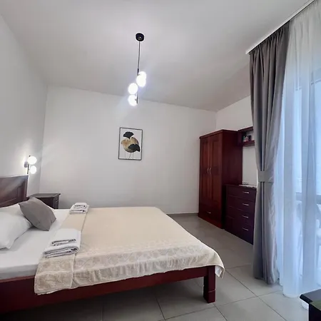 Sirena - Modern With Free Parking